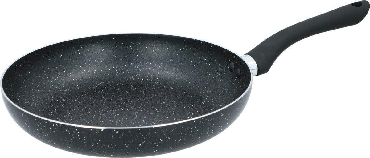 Poêle noire 28cm Alpina pour cuisiner sans coller sur l'induction et nettoyer en un clin d'œil