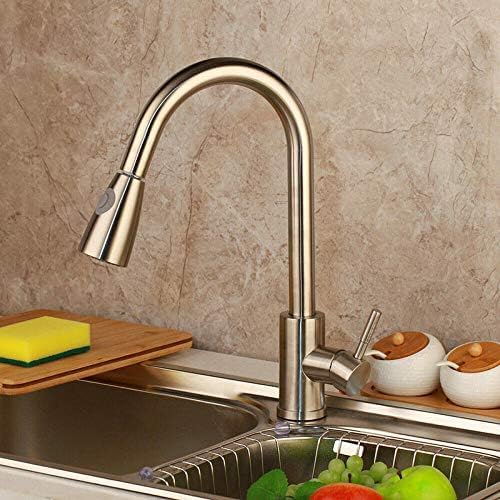 Robinet de cuisine en nickel brossé pour simplifier la préparation des repas au quotidien