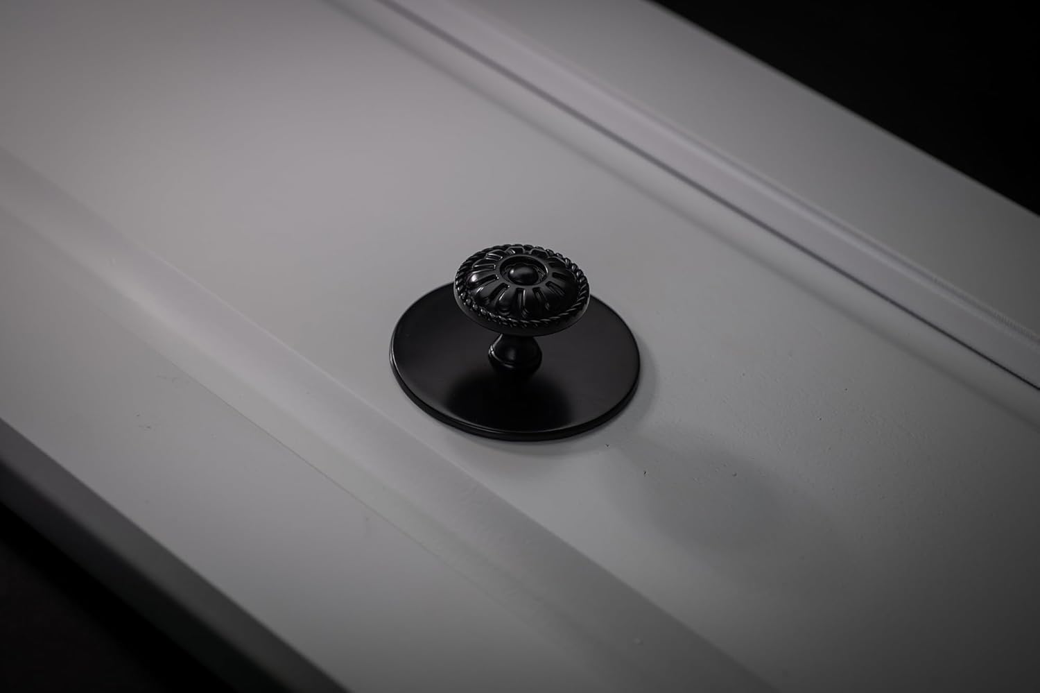 trust4care 8-Pack Black Large Backplates Rosette Washers for Bifold Cabinet Door Knobs, 2-1/3 Inch Thick Round Back Plates Sheets for Bi-Fold White Closet Doorknobs Drawer Dresser Pulls Barn Handles