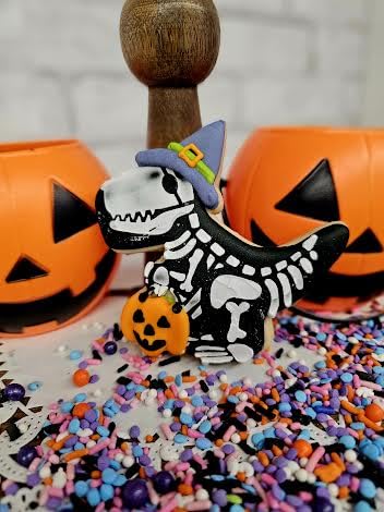 Halloween sugar cookies (Dino)
