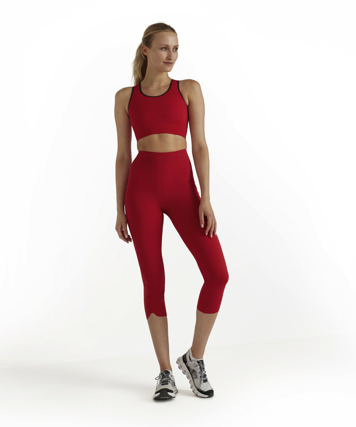 FALKE Damen CORE 3/4 Sport Trainingshose Funktionshose mit hoher Taille und druckfreiem Komfortbund reflektierend elastisch bequem atmungsaktives schnelltrocknendes nachhaltiges Funktionsmaterial 1 Stück