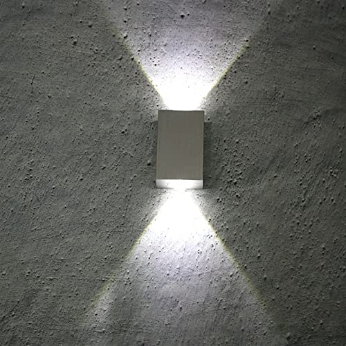 Luces de pared LED pequeñas en acabados metálicos de alta calidad para salas