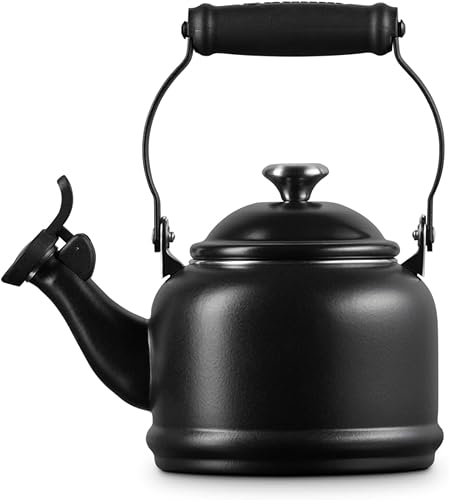 Miniatura 3 de Le Creuset Hervidor de té Demi esmaltado en acero con acabados metálicos, 1.25 cuartos de galón., regaliz