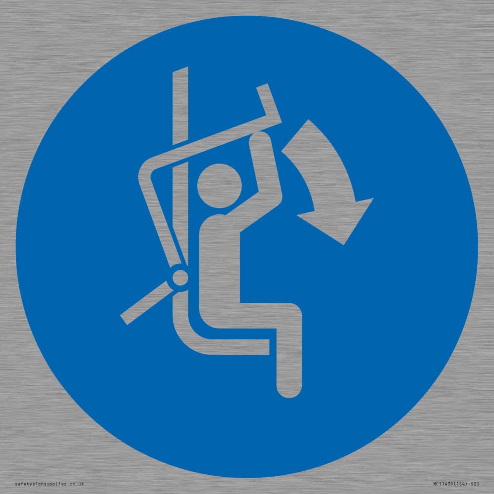 Mandatory: Close safety bar of chairlift Sign - 200x200mm - S20