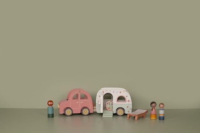 Foto 7 de 8 de Little Dutch 8022 FSC coche de madera con caravana, figuras de juguete y accesorios, juego de 10 piezas - rosa