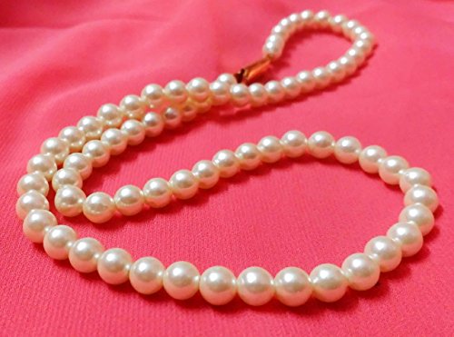 Elegant Pearl Strand Necklace