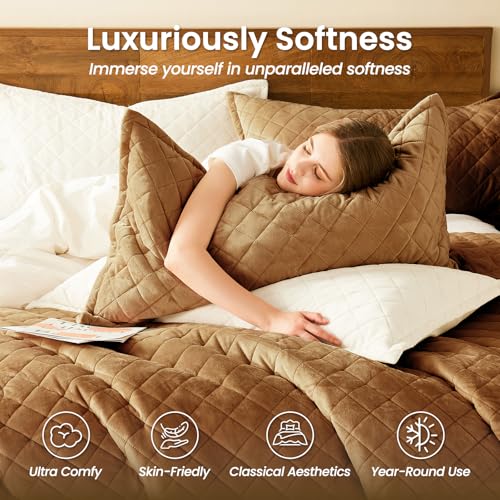L'AGRATY Velvet Quilt King Size: 3-Piece Reversible Luxury Velvet Bedding Comforter Set - Lightweight Oversized Quilted Bedspread Coverlet with 2 Pillow Sham for All Season - Brown Quilt