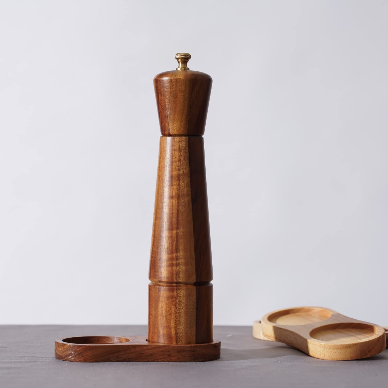 Molinillo de pimienta, molinillo de pimienta ajustable de acero inoxidable, madera de acacia, 27 cm de altura, DIÁMETRO inferior: 6 cm, (la bandeja NO está incluida)