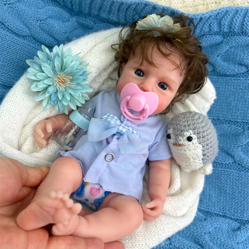 Muñeca bebé de Cuerpo Completo de Silicona Suave con Cabello implantado; Puede Abrir la Boca para ser alimentada; Lavable, de Tacto Realista y Ojos Azules. ¡Un Regalo Encantador para niñas pequeñas!