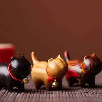 Amazon.co.jp: 【神話広場】 猫 ネコ 置物 オブジェ 檀木 木製 縁起物