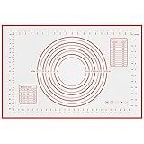 【ANTI-SLIP BOTTOM】 Die Antihaft-Backmatte aus Silikon haftet stark auf der Arbeitsplatte oder anderen Oberflächen, rutscht und rutscht nicht auf der Arbeitsplatte und kann eine vollständige Haftung erzielen.