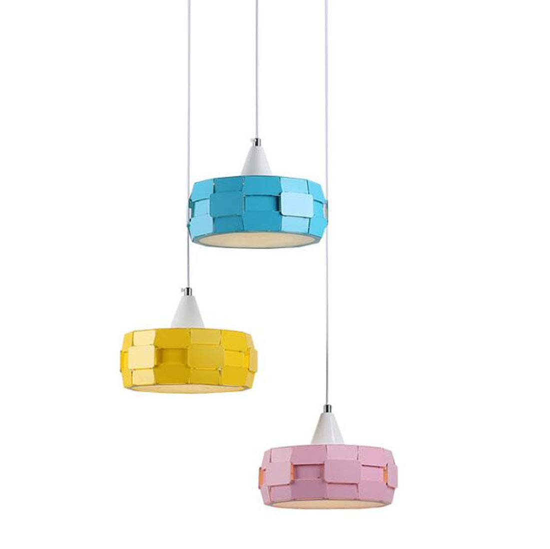 Lampe suspendue moderne pour éliminer les zones d'ombre dans le salon