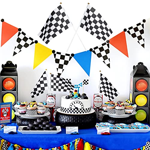 Mini drapeau à carreaux noir et blanc pour départ de course
