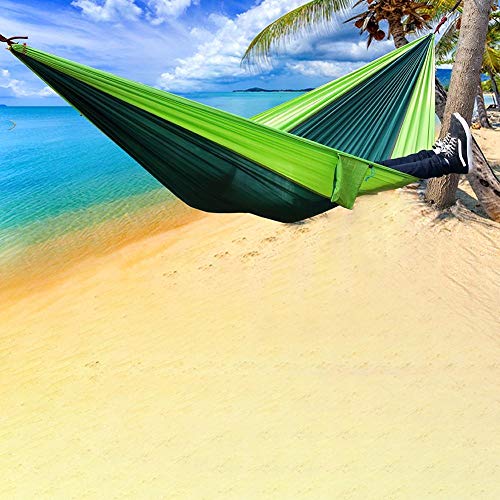 Camping hamac moustiquaire pour vos nuits de bivouac et siestes en forêt