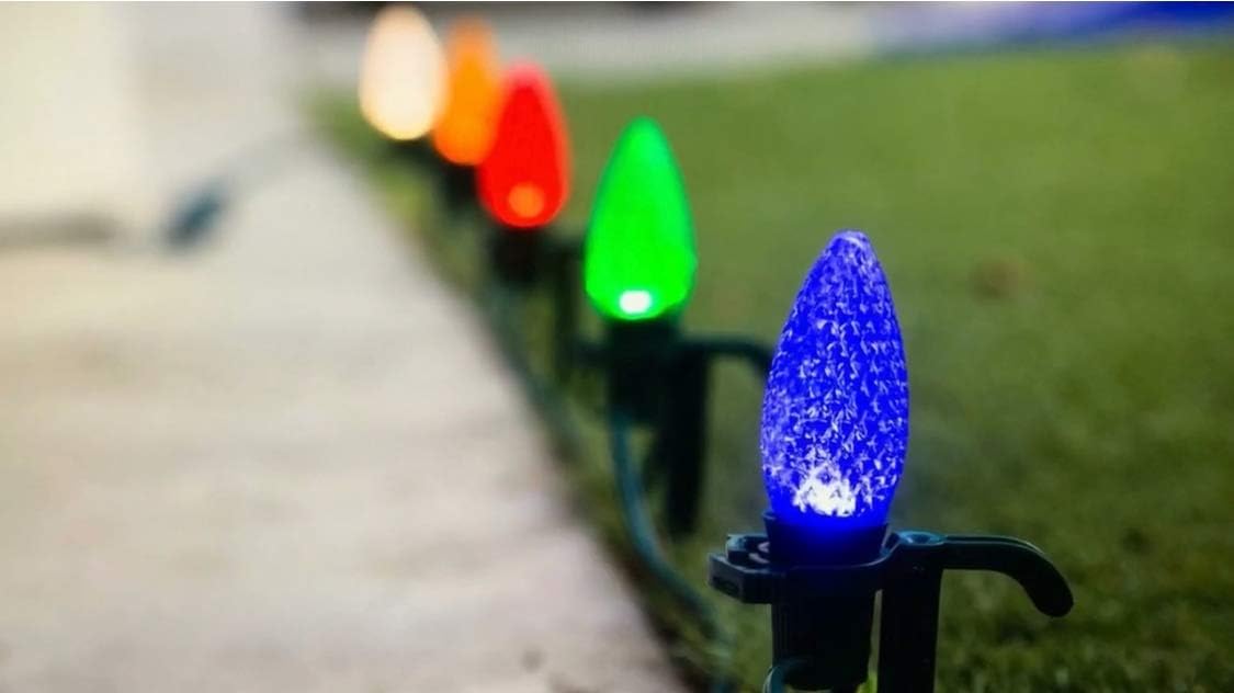 Halo Holiday Lighting Stakes - 75 Count - 4.25 in Height - Quality Material and UV Protection for Everyday Use - Prevents Wire Damage - Locks Around C7/C9 Bulbs with E17 Base - Made in USA!