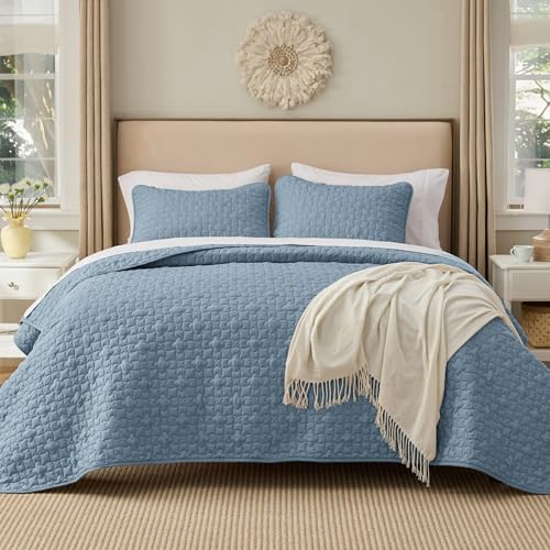 Image of Bedsure Quilts Queen Size - Lightweight Queen Comforter Set with Lucky Star Quilting, Soft Quilt Bedding Set, Dusty Blue Bedspreads Coverlet for All Seasons with 2 Pillow Shams (90 inch x 96 inch)