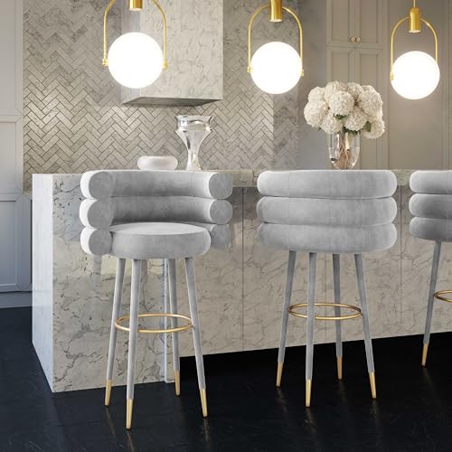 Butaco estilo Betty de TOV Furniture con tapizado en terciopelo gris y patas con puntas doradas miniatura 2