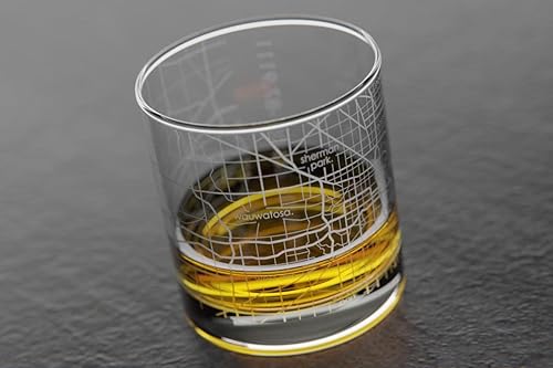 Miniatura 4 de Well Told Vaso grabado de Milwaukee Wisconsin, diseño de rocas con mapa de Milwaukee, vidrio de whisky grabado a la antigua (11 onzas,