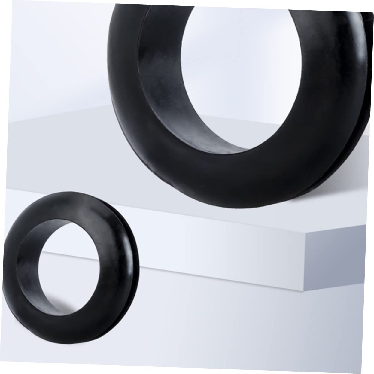 Lurrose 5 Set Gommino Filo Cavo Passacavi Per Fori Buco Kit Di Annegelli Tappo Passacavi in ​​gomma Tappo Del Foro Guida Di Gomma Germa Di Gomma Nero Gomma Da Cancellare 105 Pezzi*5