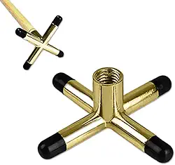 Cruzeta Dourada de Metal para Taco de Sinuca e Bilhar, Base Metálica com Ponteiras