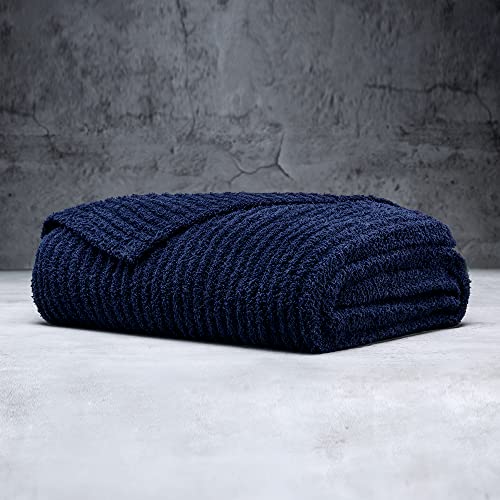 7 Best California King Fleece Blankets in 2026, Ranked