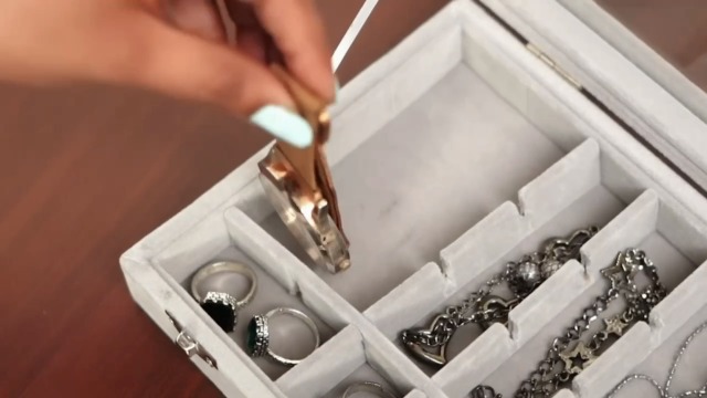 Portagioie In Velluto Con 24 Scomparti E Coperchio In Vetro – Grigio – Organizer Per Anelli E Orecchini