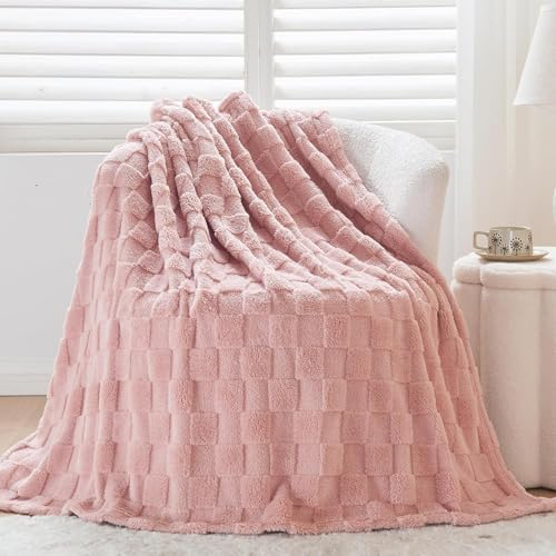 Wajade Fleece Throw Blanket Fluffy Faux Fur Blanket for Bed Sofa Couch Soft Cosy Warm Thick Blanket Checkered Pink 127x178