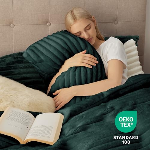Bedsure Fluffy Duvet Cover Set - Ultra Soft Plush Shaggy Comforter Cover Queen Size, Warm Flannel Fleece Bed Sets for Winter, 3 Pieces (Striped Pattern, Forest Green)