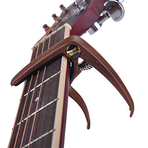 Nuzamas Lot de 2 guitare Capotastos, pont Extracteur de goujons, EN Alliage de zinc Capo, pour guitare acoustique et électrique, ukulélé – Une seule main Trigger Style - Les Beatles, Paul McCartney, John Lennon, RIngo Starr, George Harrison Nuzamas Lot de 2 guitare Capotastos, pont Extracteur de goujons, EN Alliage de zinc Capo, pour guitare acoustique et électrique, ukulélé – Une seule main Trigger Style – Image 6