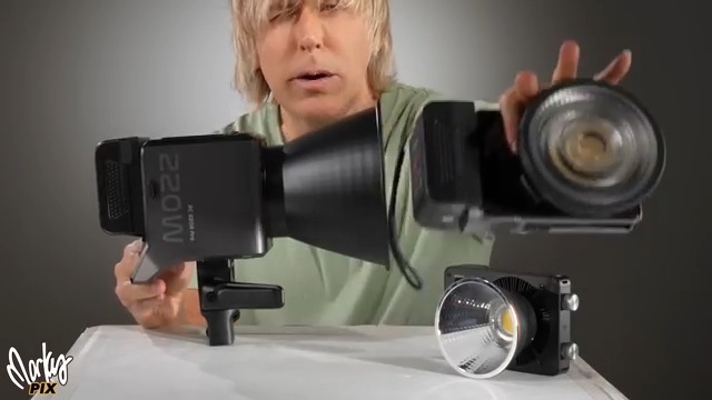Amazon | [公式旗艦店] ZHIYUN MOLUS X200 RGB Combo 200W ビデオ