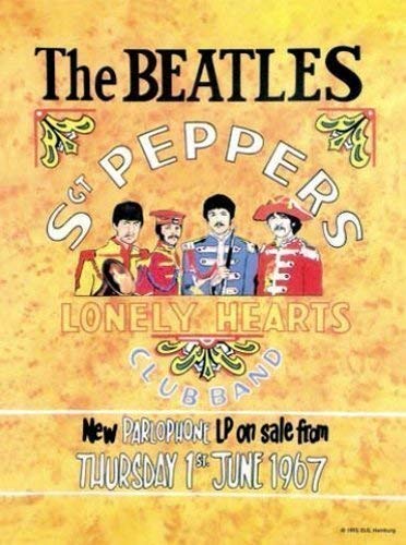 Sergeant Peppers Lonely Cœurs Club bague. Le Beatles. Fab quatre. Non le album étui but conçu En similaires art… - Les Beatles, Paul McCartney, John Lennon, RIngo Starr, George Harrison Sergeant Peppers Lonely Cœurs Club bague. Le Beatles. Fab quatre. Non le album étui but conçu En similaires art…