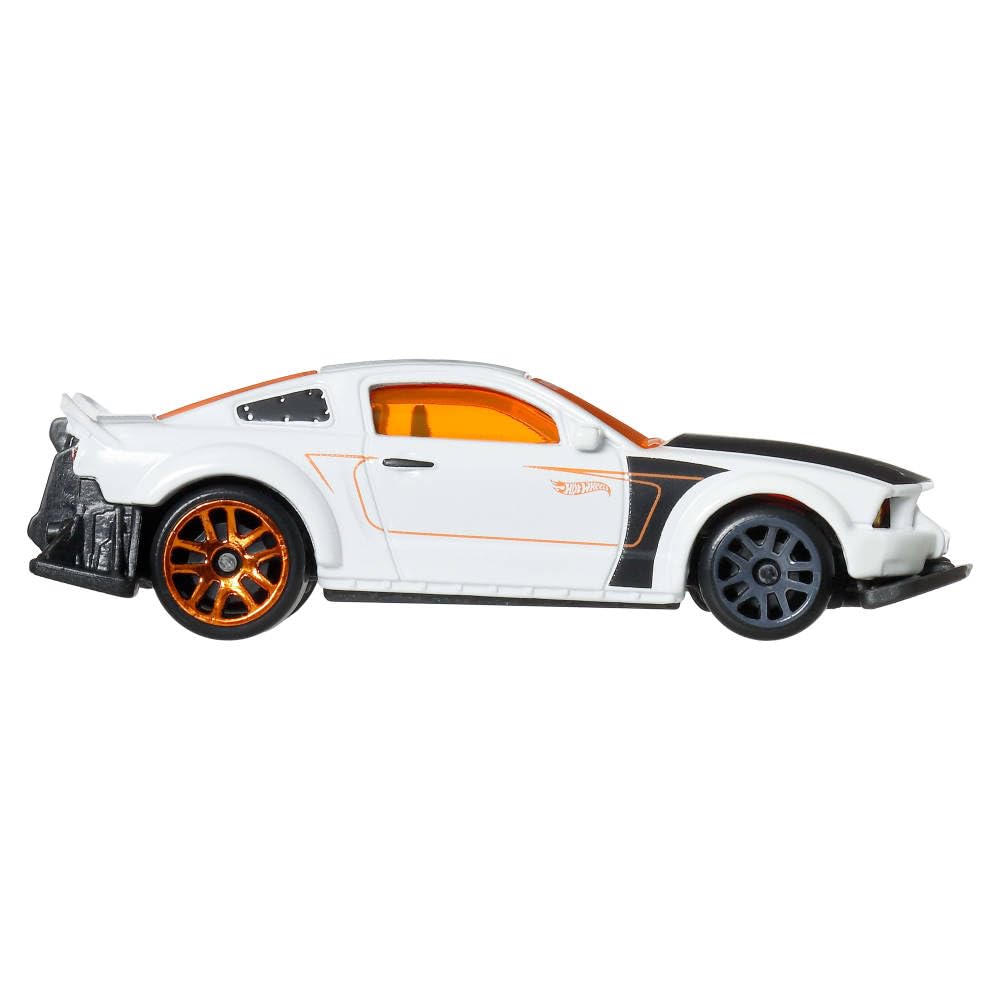 Hot Wheels 1:64 Scale Die-Cast Toy Cars & Trucks - Image 3