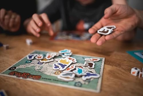 Miniatura 2 de USAOPOLY National Parks Get Wild | Juego de dados de rodamiento rápido con ubicaciones icónicas de parques nacionales | Gran juego para niños y
