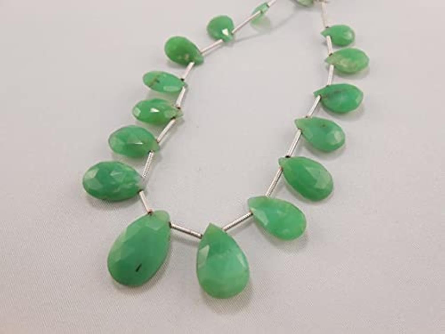 Perles chrysoprase naturelle LKBEADS briolette verte émeraude pour fabriquer un cadeau unique