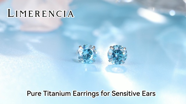 Boucles D'oreilles Créoles En Titane Avec Cristal 5mm - Hypoallergénique, Neuf Avec étiquettes OxcmoBijoux