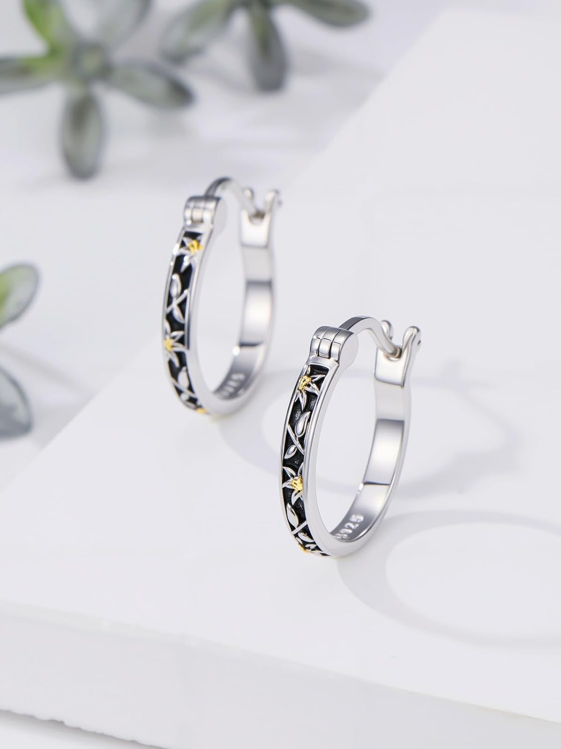 Flower Hoops Earrings for Women Sterling Silver Sunflower/Daisy/Tulip/Lily/Rose Huggie Earrings Small Huggie Jewelry Gifts for Women Daughter Sister Her