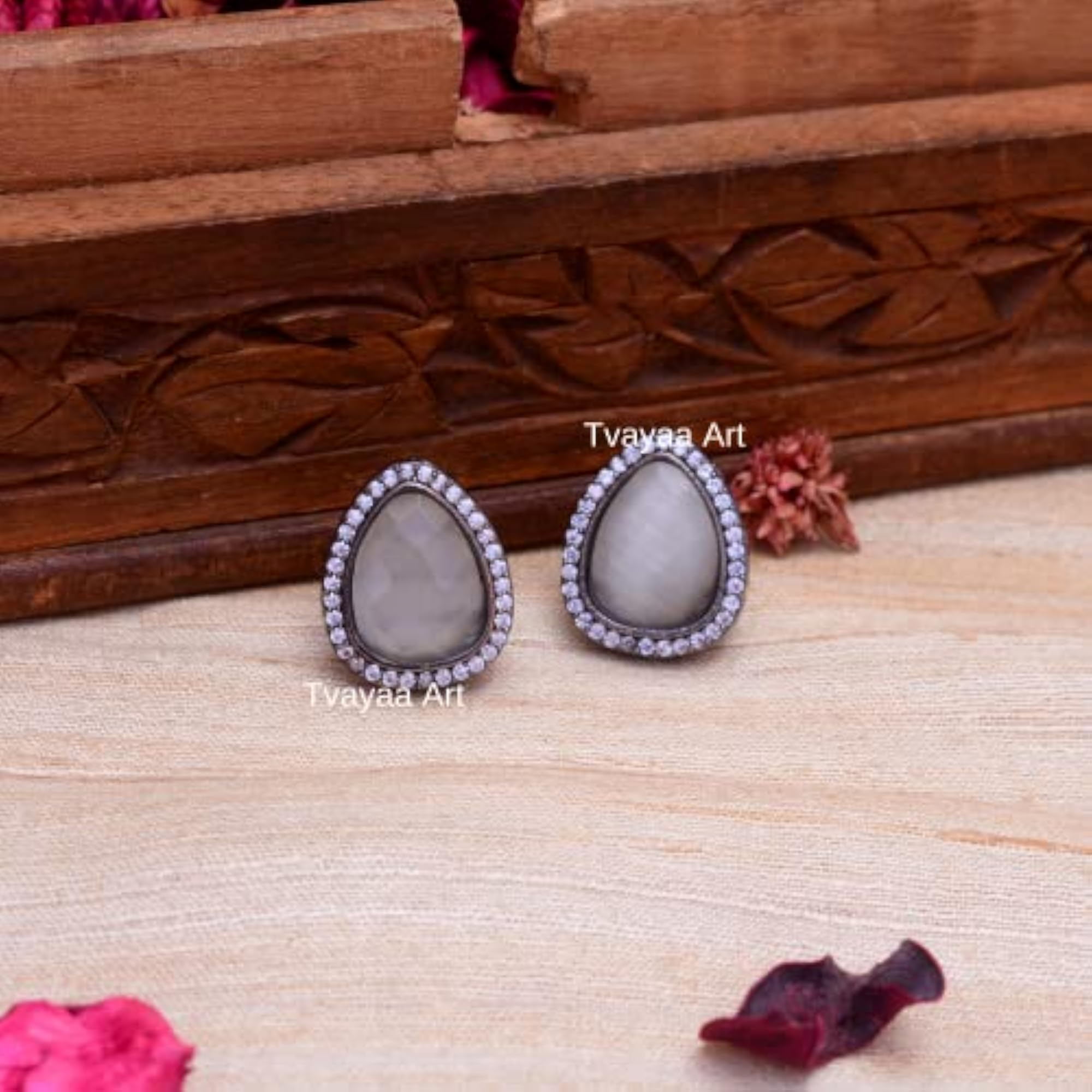 Women's Oxidised Ad Stone Statement Stud Earrings