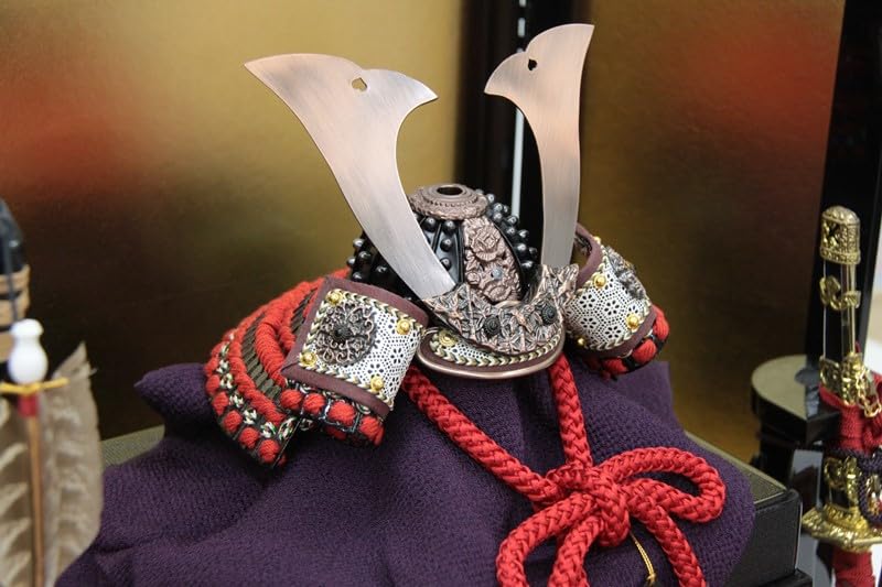 五月人形 【平成】兜飾り Amazon | 五月人形 兜 平飾り 1/5 幅54cm（245to0366）辰広 竹雀