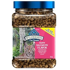Blue Buffalo Wilderness Crunchy Cat Treats, Made with Natural Ingredients, Tasty Salmon Flavor, 12-oz. Tub