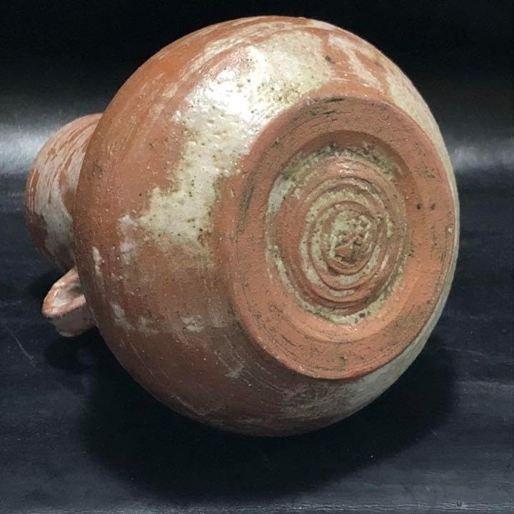 美しい古美術蔵から美しい形状の謎の壺壷が出てきまし