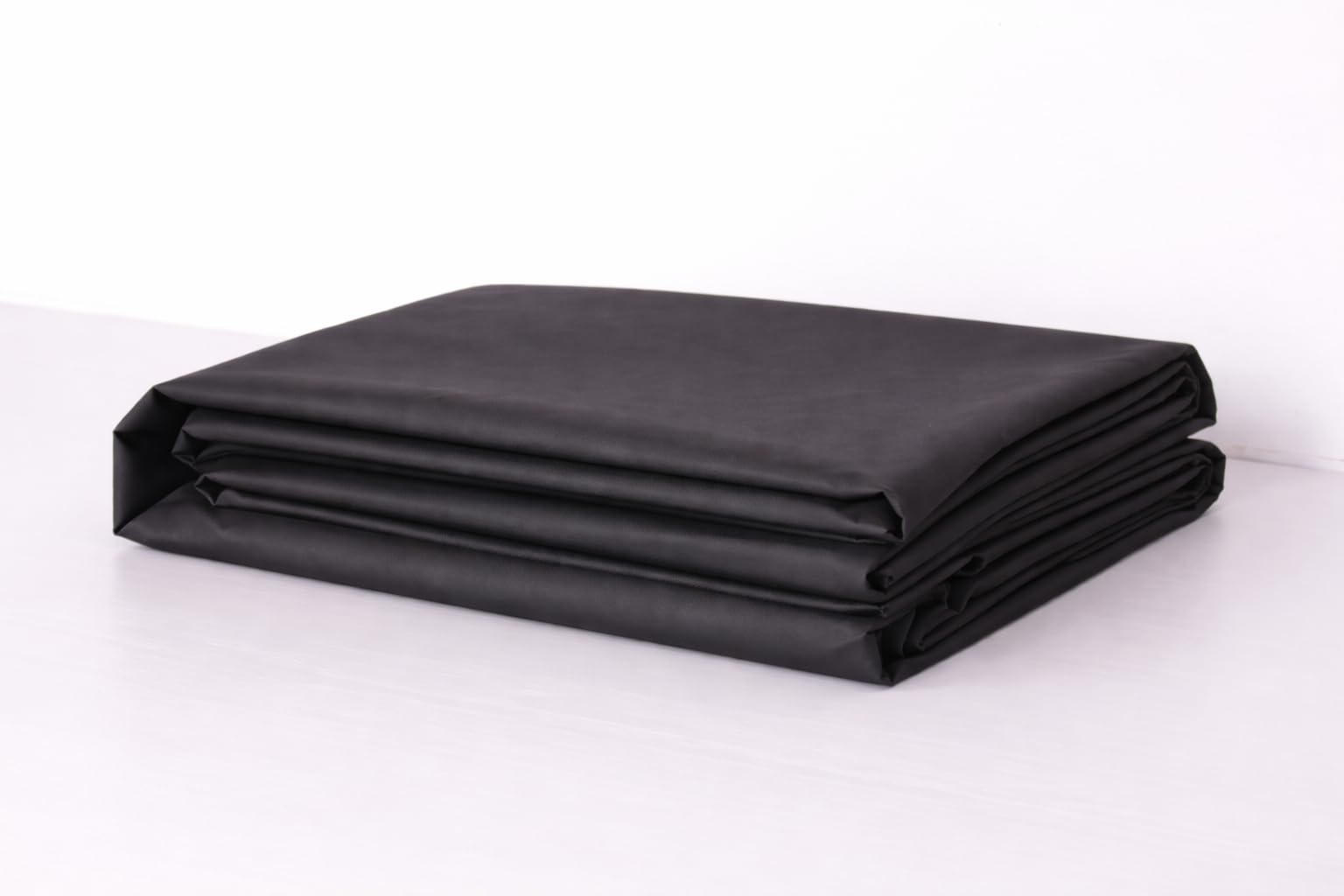 Lámina Impermeabilizante de EPDM 3x4 m Negra de 1mm y 200grs/m2 de Geotextil | Alta Elasticidad | Resistencia UV y Temperatura Extremas | Ideal Estanques, Embalses y Cubiertas.