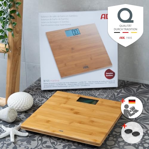 ADE Digitale Personenwaage BE 925 Martina. Elektronische Badezimmerwaage mit Wiegefläche aus echtem Bambus. Zur genauen Gewichtsbestimmung bis 150 kg. Mit großem Display. Inklusive Batterie. Braun