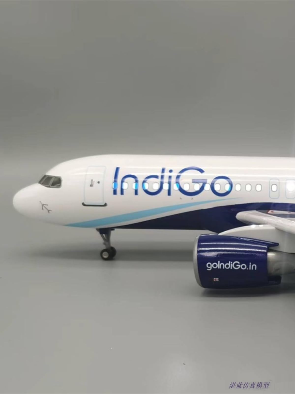 Modello Ridotto Aereo Aereo in Metallo Pressofuso da 47 Cm, Scala 1:80, Modello di Aereo Passeggeri for Air Algerie A320neo con Ruote Aerei Modellini in Scala(No Light)