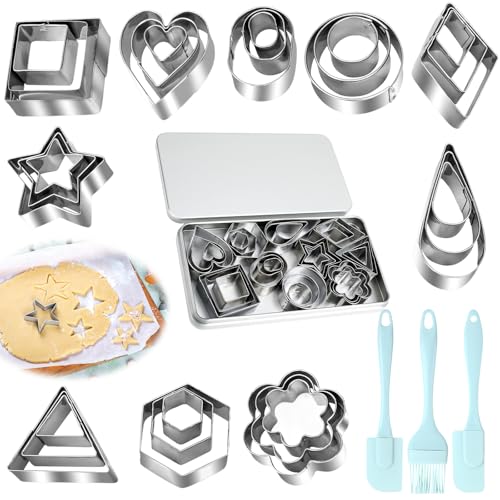 30 Stück Ausstechformen Set, Plätzchen Ausstecher mit 3 Schabern und Ölpinseln, Ausstechformen Weihnachten Formen aus Edelstahl, Plätzchenausstecher für Plätzchen, Kuchen und Fondant