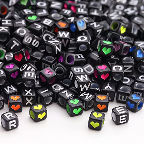 HERZWILD 1000pcs Letter Beads and Heart Beads Acrylic Alphabet Letter Cube Bead Square Loose A-Z Bead for Beading Making Art Craft Weaving DIY Bracelets (White-Black)
