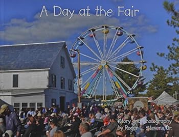 Paperback A Day at the Fair Book