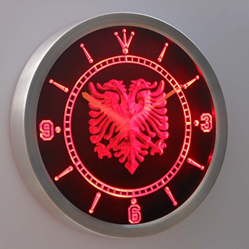 L'orologio ha un diametro di 25 cm