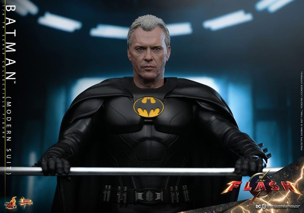 Hot Toys The Flash - Statuetta Movie Masterpiece 1/6 Batman (Modern Suit), 30 cm