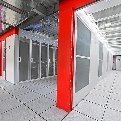 China builds greener data centers in Xizang