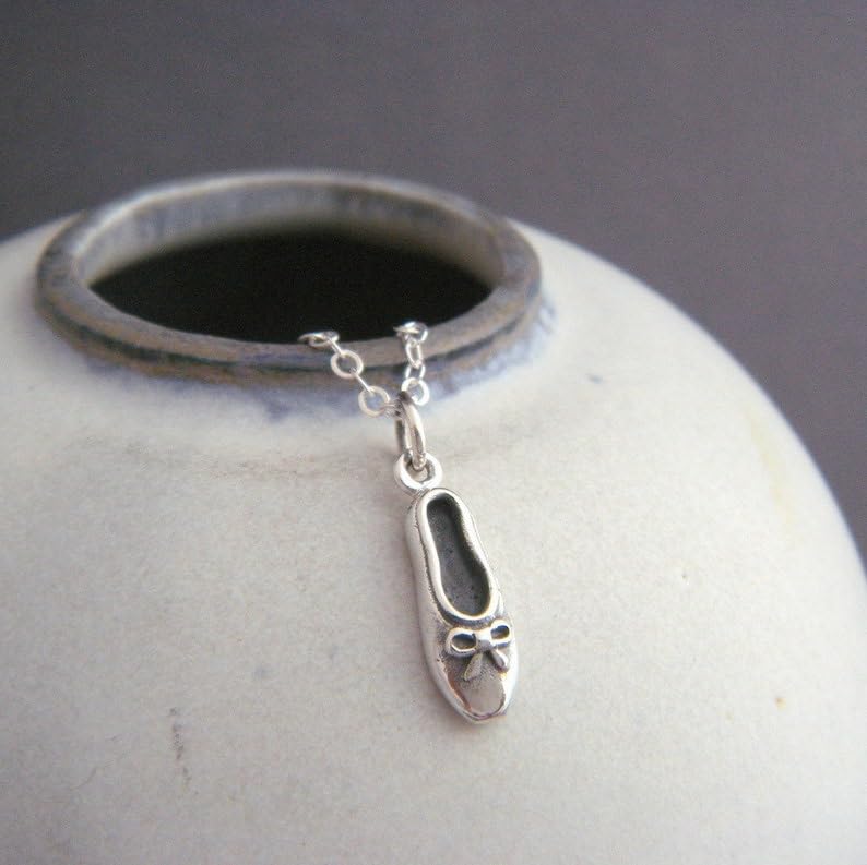 Collana con scarpetta da ballo in argento sterling 925, scarpa da ballerina con fiocco piccolo, ciondolo da ballerina di punta, gioielli sportivi da donna | con catena da 18 pollici | placcato